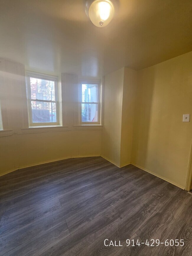 Building Photo - 89 Saratoga Ave