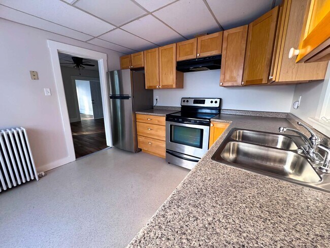 Building Photo - 39 Allen St