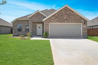 Building Photo - 1004 Pineview Ln