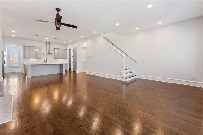 Building Photo - 871 3rd St