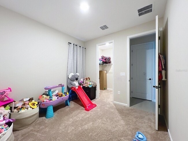 Building Photo - 951 Griffon Ave