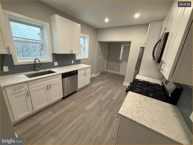 Building Photo - 1931 Montrose St