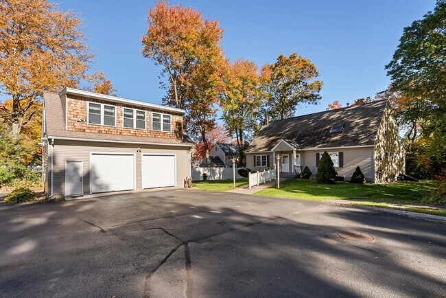 Building Photo - 181 Pilgrim Rd