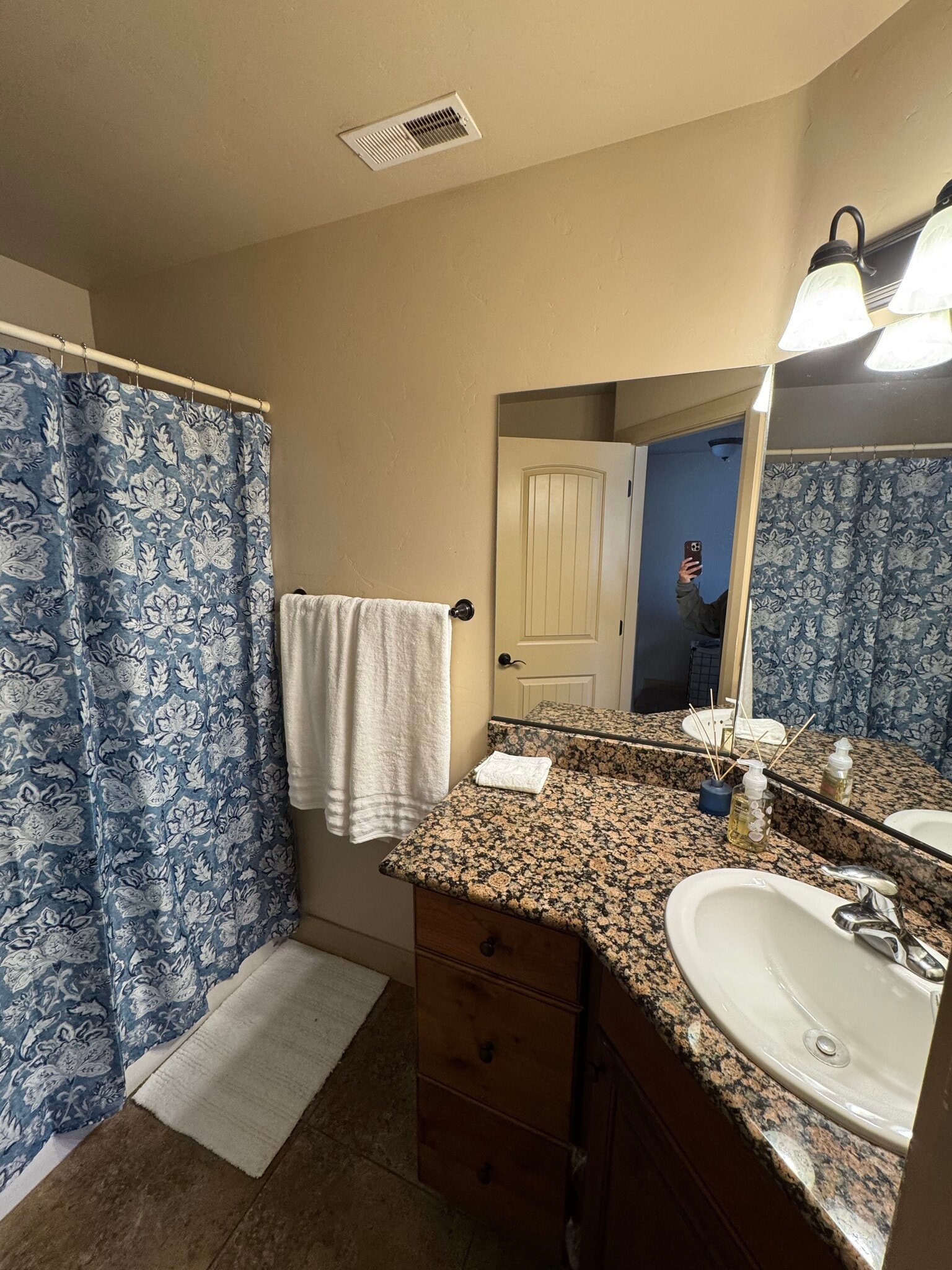 Master Bathroom - 920 25 E St