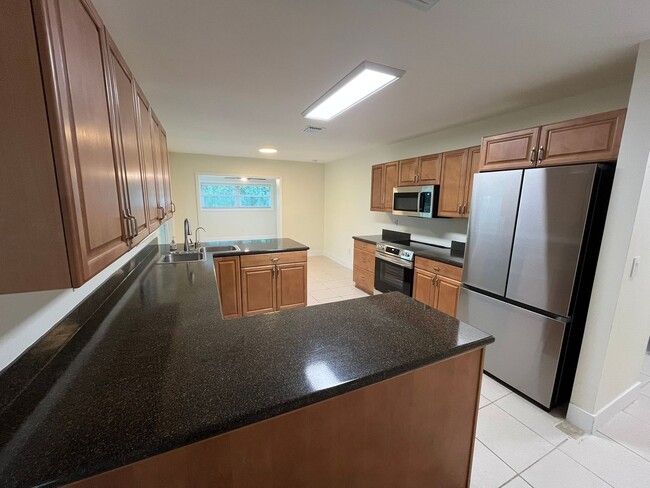 Building Photo - Updated 3 bedroom 2 Bathroom home in Beau ...