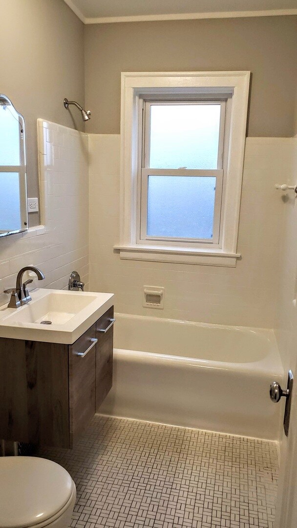 Building Photo - 29 N Brainard Ave