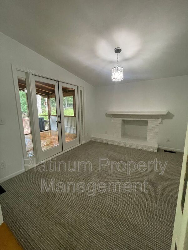 Building Photo - 3828 Donaldson Dr