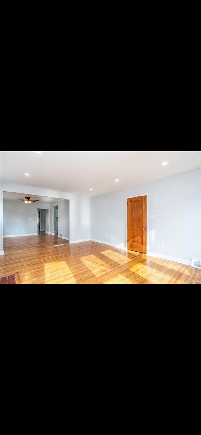 Building Photo - 316 Nassau Ave