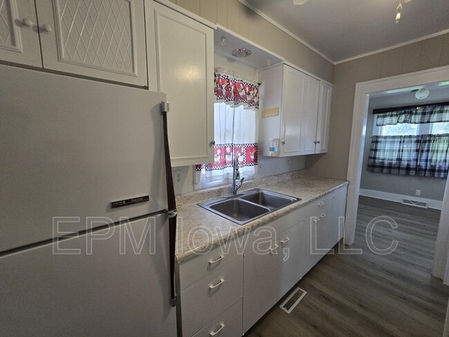 Building Photo - 1124 Kern St