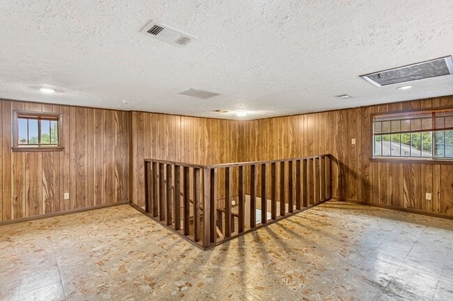 Building Photo - 6602 Indian Lake Dr