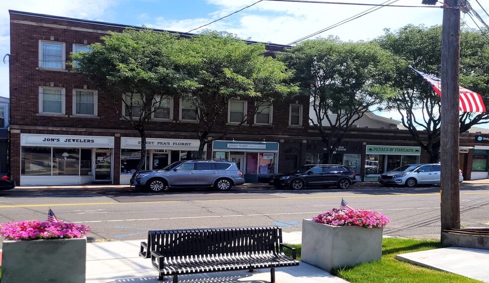 Primary Photo - 701 Main St
