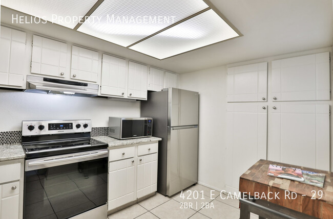 Building Photo - Great Condo in historic Phoenix!