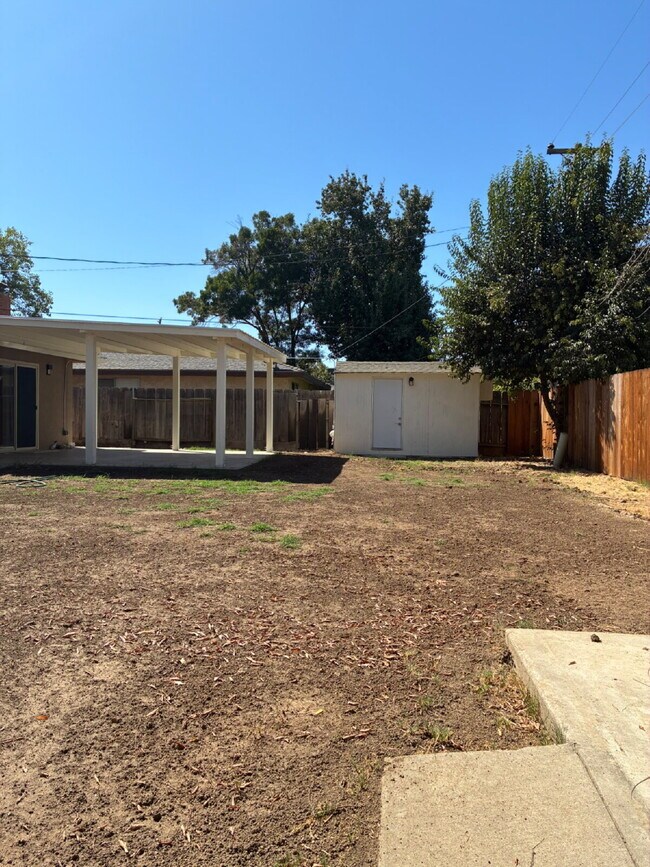 Building Photo - 2653 Agnes Way