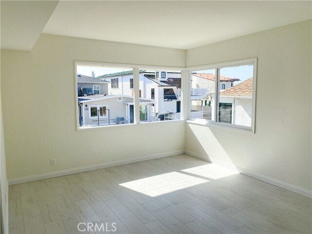 Building Photo - 233 6th St