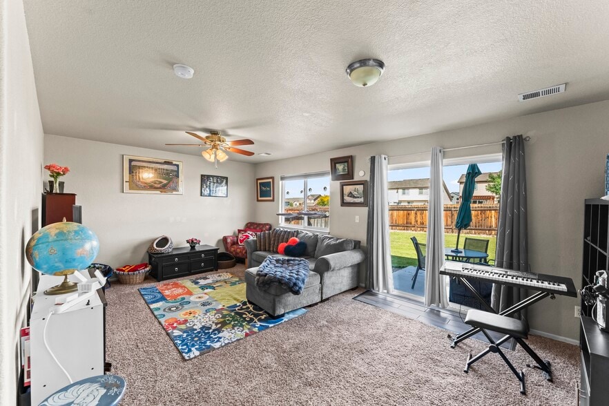 Building Photo - 6531 Passing Sky Dr