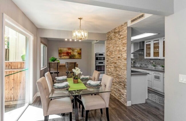 Building Photo - 3BD/2BA – Updated Condo in Coveted Downtown Saratoga, Steps from Wildwood Park