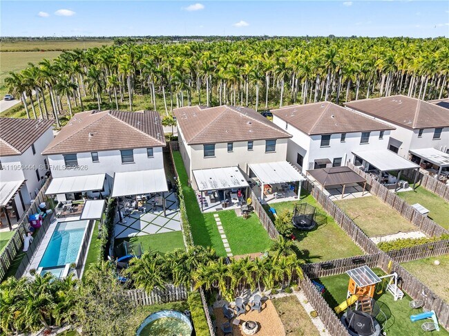 Building Photo - 25557 SW 109th Ave