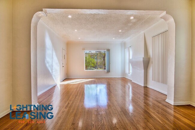 Building Photo - 6137 Saturn St
