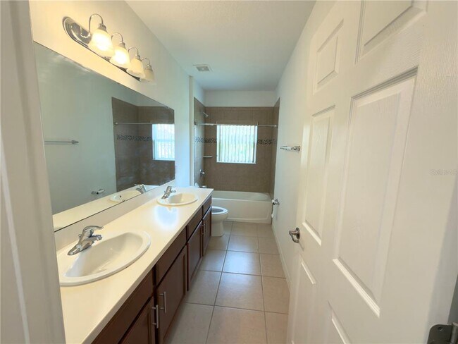 Building Photo - 3311 Bent Paddle Dr