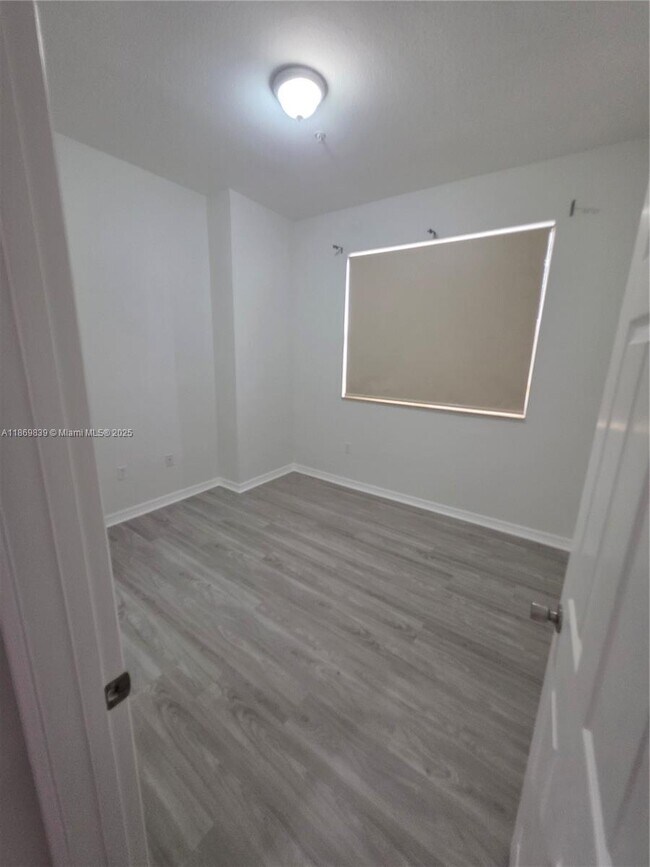 Building Photo - 10885 NW 89th Terrace