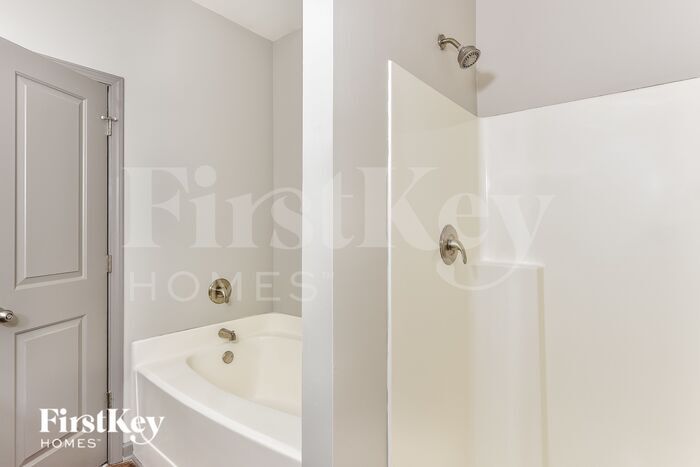 Building Photo - 983 Treymont Way SW