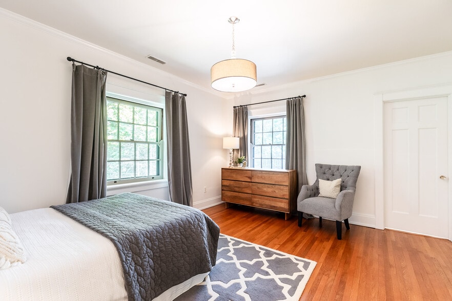 Bedroom 3 - 4061 Beechwood Ave