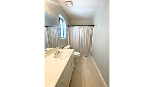 Building Photo - Temecula Pool Home - 4 Bed | 2.5 Bath