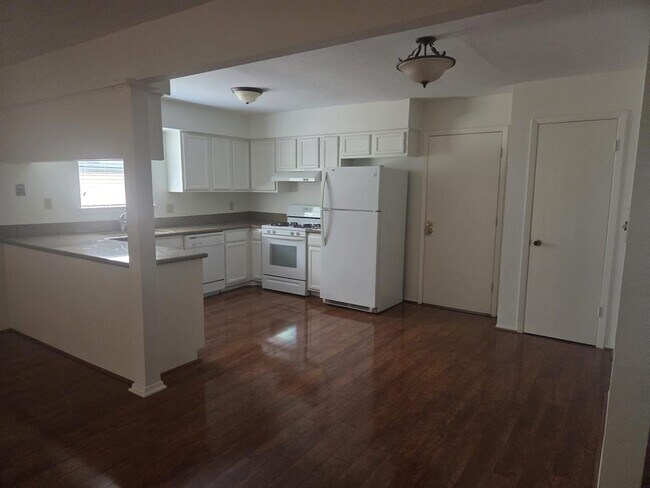 Building Photo - 21 N Waxberry Rd