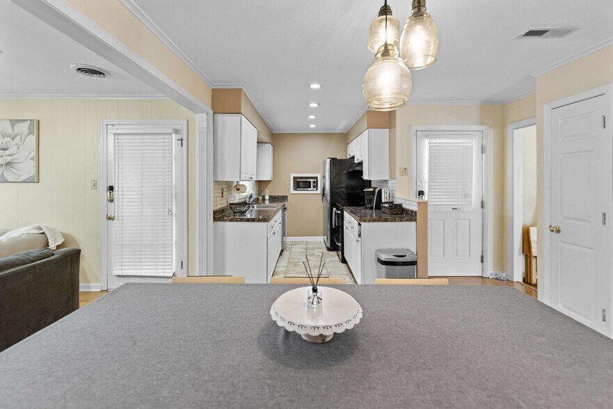 Building Photo - 1252 Mt Moriah Rd