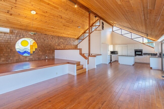 Building Photo - Iconic A-Frame Encinitas 4 Bed + Studio Sp...