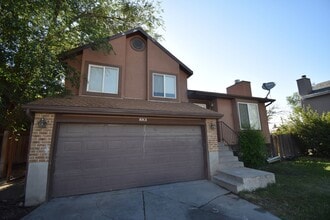 Building Photo - Huge 6 Bed 2 Bath Home in SLC!!!