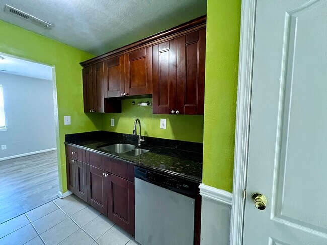 Building Photo - Beautiful Corner Lot Townhome in the heart...