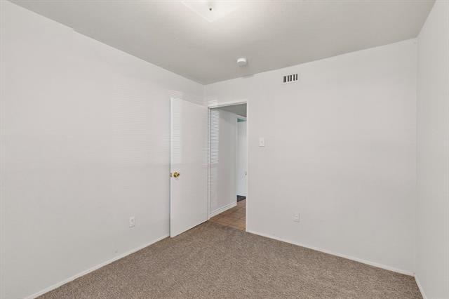 Building Photo - 4009 Providence Dr
