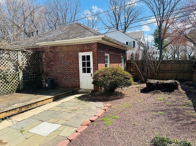 Building Photo - 1258 Girard Ave