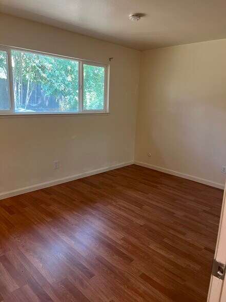 Building Photo - 9371 Medallion Way