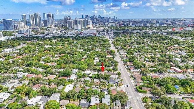 Building Photo - 21 NE 48th St