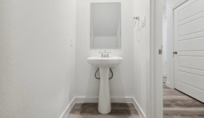 Building Photo - 2911 Crown Gate Dr