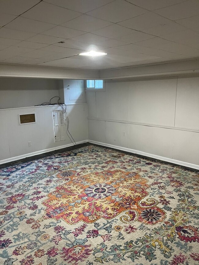 Building Photo - Spacious 3-Bedroom Towson Townhome with Of...