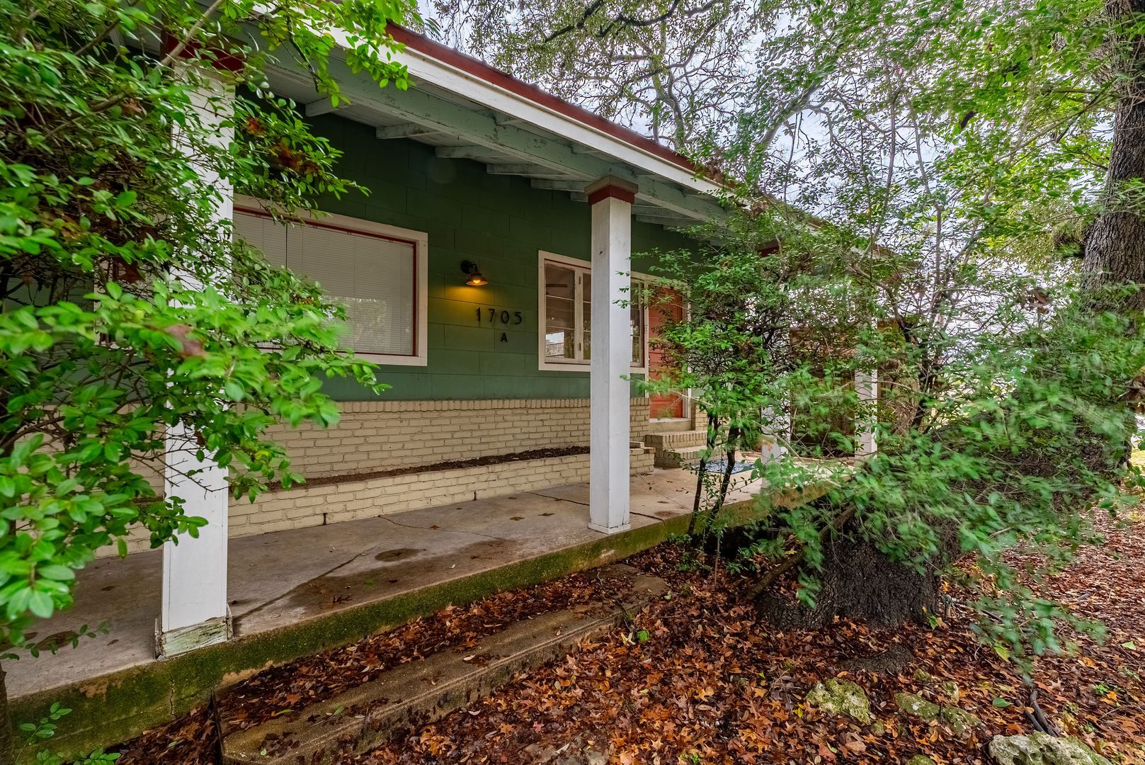 Building Photo - 1705 Winsted Ln