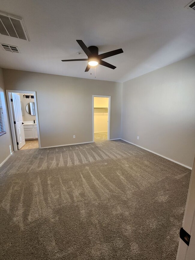 Building Photo - 3 Bed 2 Bath Gilbert Town Home