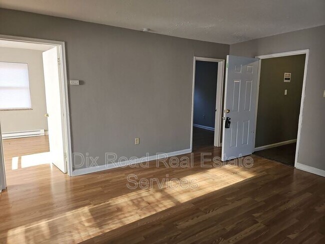 Building Photo - 3121 Gobel Ave