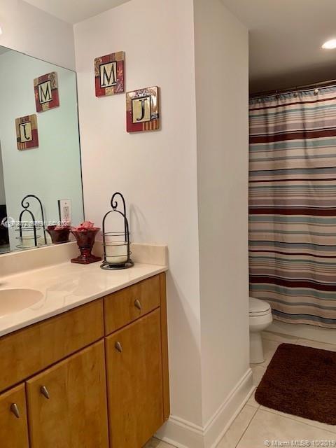 Building Photo - 401 69th St