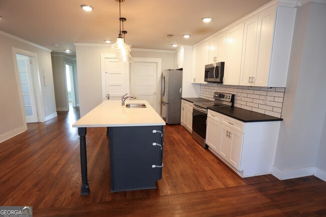 Building Photo - 68 Hayes St