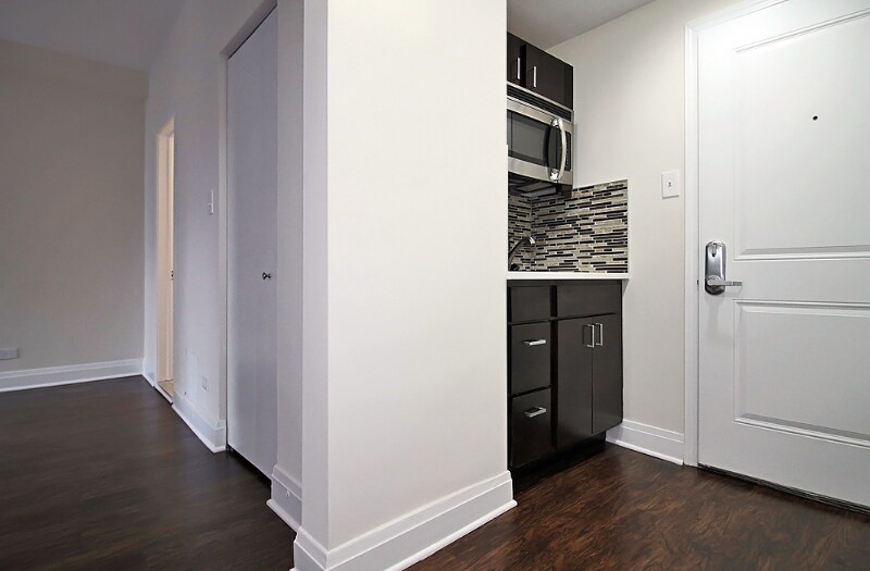 Building Photo - 238 E Chestnut St