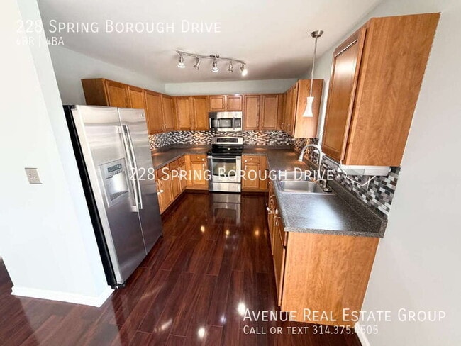 Building Photo - 228 Spring Borough Dr