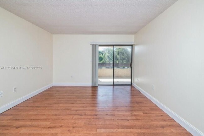 Building Photo - 8860 SW 123rd Ct