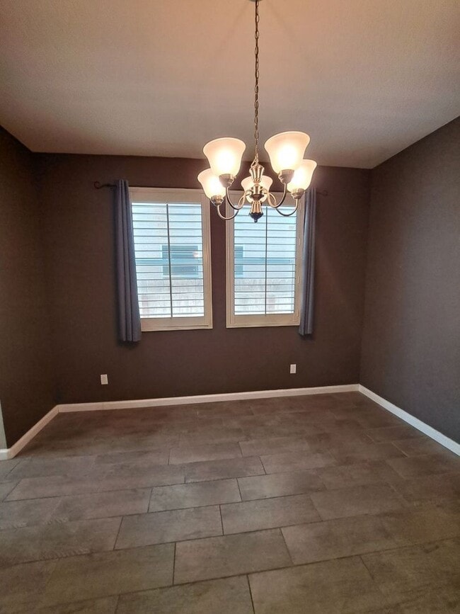 Building Photo - Beautiful 4 Bedroom Home Near Island Water...
