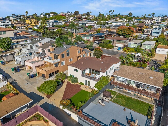 Building Photo - 3640 Princeton Ave