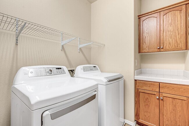 Building Photo - 5629 N Citrus Ln