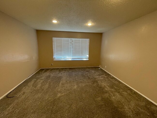 Building Photo - Pittsburg 3 bed/2 bath single family house for rent